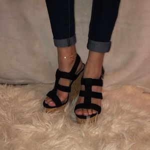 🖤Strappy Wedges🖤